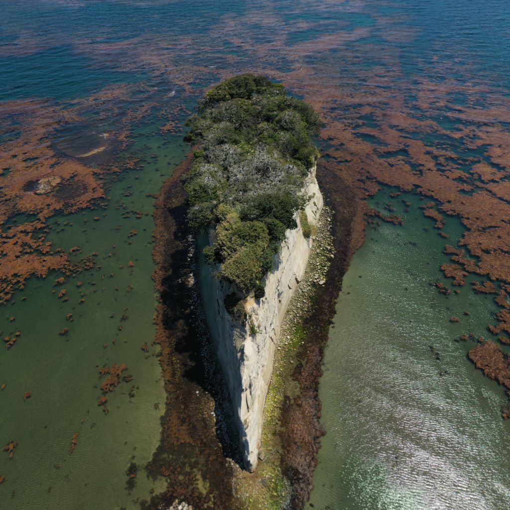 見附島